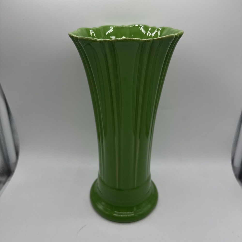 Fiesta Shamrock Green Medium Vase 9 5/8" Homer Laughlin USA